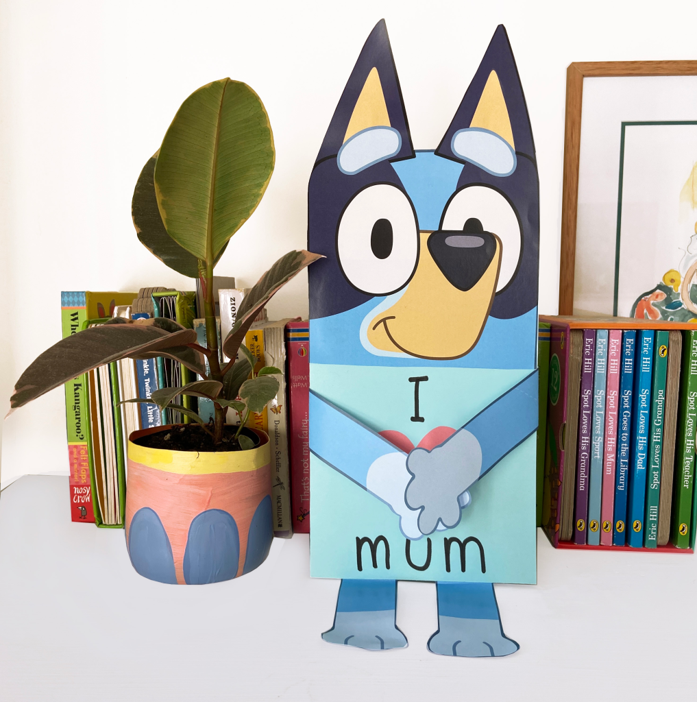 I love mum hug card Bluey